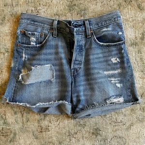 Levi 501 jean short - size 26